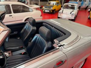 Image 13/34 of Mercedes-Benz 420 SL (1987)