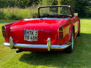 Image 3/10 of Triumph TR 4 (1964)