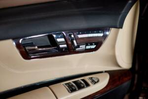 Bild 28/34 von Mercedes-Benz CL 500 4MATIC (2008)