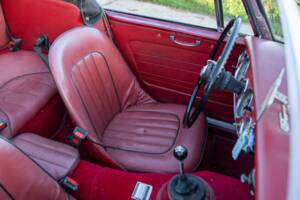 Image 8/50 of Austin-Healey 3000 Mk II (BJ7) (1962)