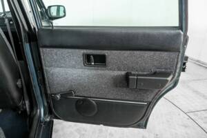 Immagine 37/50 di Volvo 240 GL (1990)