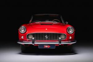 Image 4/14 de Ferrari 250 GT Cabriolet Pininfarina (1961)