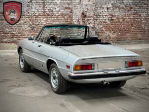 Afbeelding 10/45 van Alfa Romeo Spider Veloce 2000 (1978)