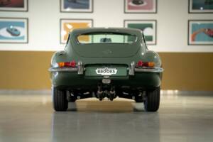 Image 17/50 de Jaguar Type E 4.2 (1966)
