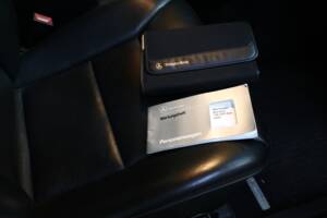 Immagine 26/43 di Mercedes-Benz E 200 (1994)