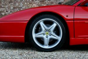 Immagine 19/50 di Ferrari F 355 Berlinetta (1996)