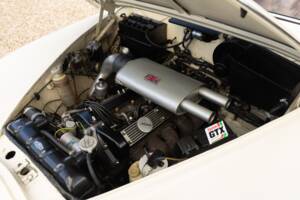 Image 14/50 of Jaguar Mk II 2.4 (1967)