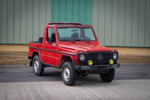 Image 1/42 of Mercedes-Benz 240 GD (SWB) (1979)