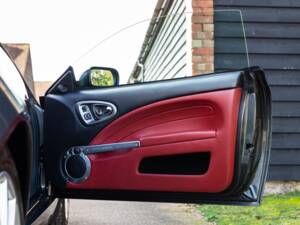 Image 70/92 of Aston Martin V12 Vanquish S (2007)