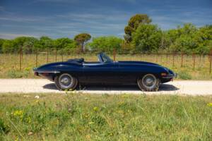 Image 7/50 de Jaguar E-Type (1969)