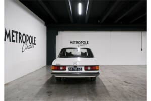 Image 6/27 of Mercedes-Benz 230 (1977)