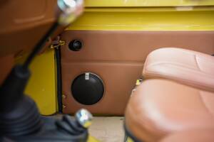 Image 11/28 of Land Rover 90 (1988)