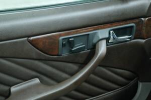 Image 48/50 of Mercedes-Benz 420 SEC (1989)