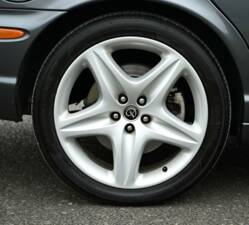 Image 44/50 of Jaguar XJ 8 4.2 (2007)