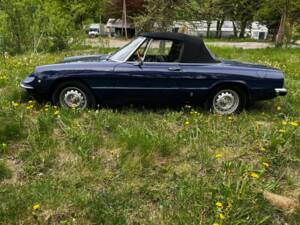 Immagine 2/14 di Alfa Romeo Spider 1300 Junior (1972)