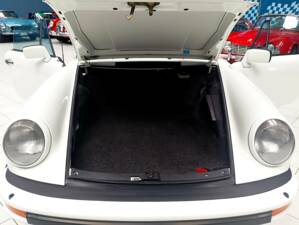 Bild 26/77 von Porsche 911 Carrera 3.2 (1984)