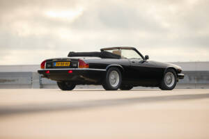 Image 13/37 de Jaguar XJ-S Convertible (1989)