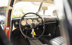 Image 23/50 of BMW 327 (1939)