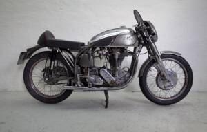 Image 1/29 of Norton International Model 40 (1954)