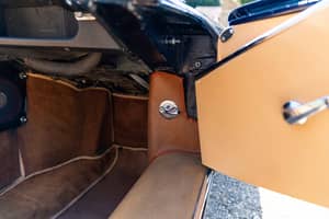 Image 75/86 de Jaguar E-Type (1967)