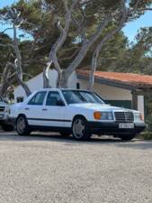 Image 1/6 of Mercedes-Benz 300 E (1989)