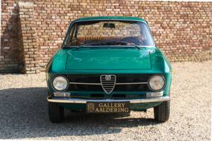 Bild 11/50 von Alfa Romeo Giulia 1300 GT Junior (1972)