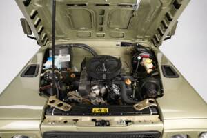 Bild 3/47 von Land Rover 90 (1990)