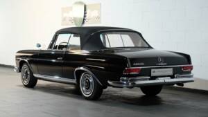 Bild 20/34 von Mercedes-Benz 220 SE b (1963)
