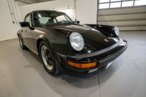 Image 11/38 of Porsche 911 Carrera 3.2 (1986)