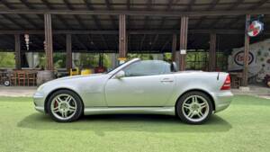 Afbeelding 3/63 van Mercedes-Benz SLK 32 AMG (2001)