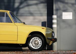 Image 2/22 de Alfa Romeo Giulia Nuova Super 1300 (1975)