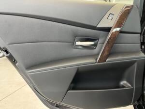 Afbeelding 34/38 van BMW 530i (2003)