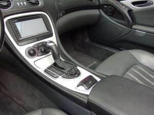 Image 48/97 de Mercedes-Benz SL 55 AMG (2003)