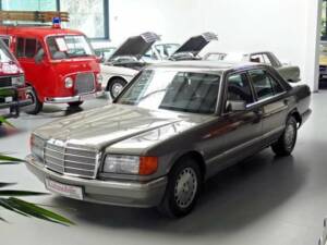 Bild 1/20 von Mercedes-Benz 300 SE (1990)