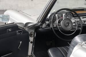 Image 45/50 de Mercedes-Benz 280 SL (1970)