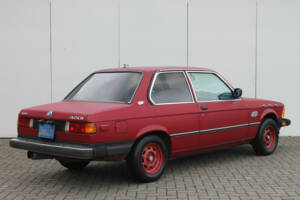 Image 17/30 of BMW 320i (1982)