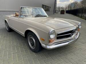 Image 18/38 de Mercedes-Benz 280 SL (1970)