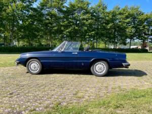 Bild 10/22 von Alfa Romeo 2000 Spider Veloce (1979)