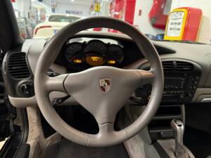 Bild 10/21 von Porsche Boxster (2003)
