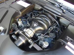 Image 76/98 of Maserati GranTurismo 4.2 (2008)