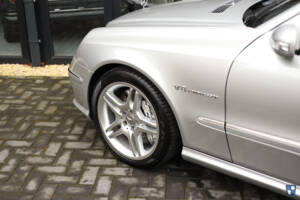Image 50/84 of Mercedes-Benz E 55 AMG (2002)
