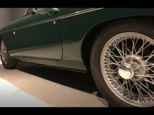 Image 22/40 of MG MGB (1974)