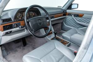 Imagen 14/19 de Mercedes-Benz 300 SE (1990)