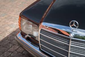 Image 3/91 of Mercedes-Benz 560 SEL (1990)