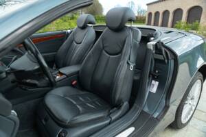 Image 36/50 of Mercedes-Benz SL 500 (2001)