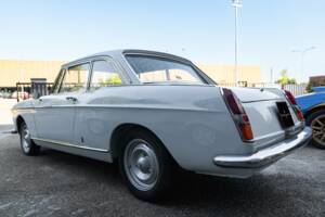 Image 6/29 de Peugeot 404 Coupé (1966)