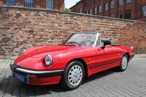 Bild 1/17 von Alfa Romeo 2.0 Spider QV (1987)