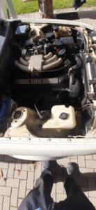 Image 9/55 of BMW 320i (1991)