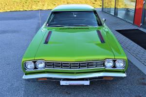 Image 16/43 of Plymouth Road Runner Hardtop Coupe (1968)