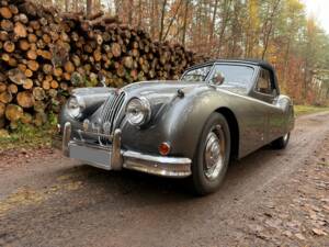 Image 18/25 de Jaguar XK 140 DHC (1956)